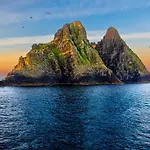 Double Decker Bus At Valentia Island Escape Campingplatz *