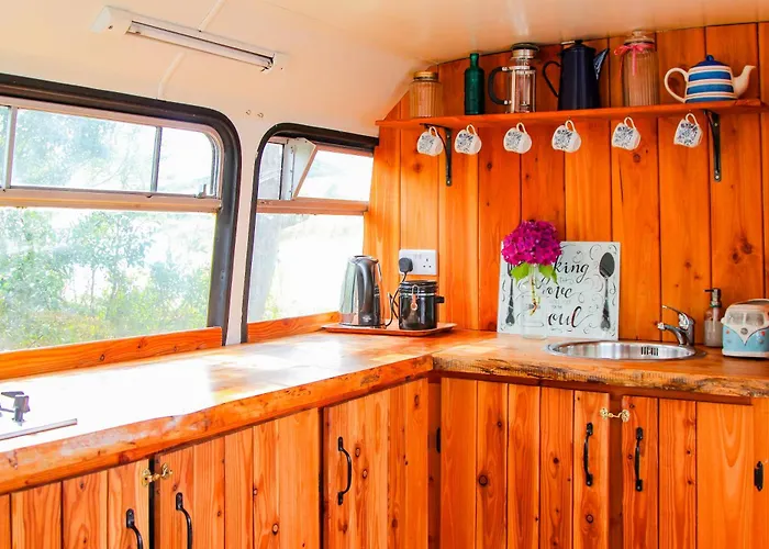 캠프장 Double Decker Bus At Valentia Island Escape