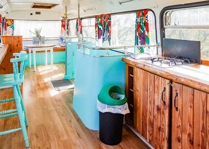 Double Decker Bus At Valentia Island Escape Campeggio