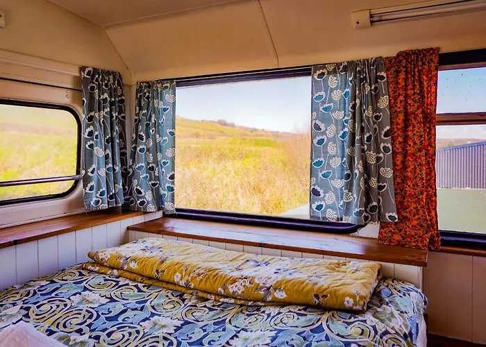 캠프장 Double Decker Bus At Valentia Island Escape *