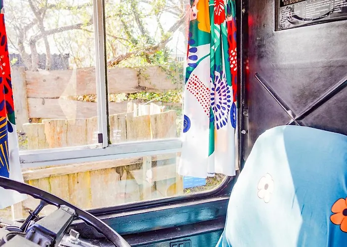 Campeggio Double Decker Bus At Valentia Island Escape *